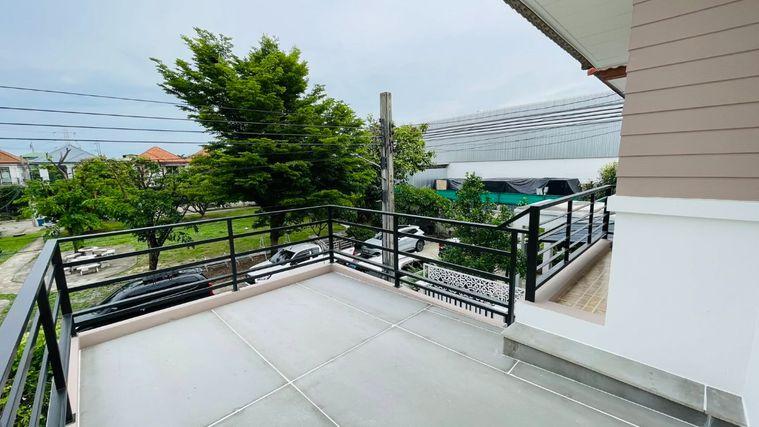 รูป บ้านหน้าสวน วิวโล่ง อยู่แล้วสบายใจ รีโนเวทใหม่ทั้งหลัง พร้อมเข้าอยู่ - รูปที่ 24/28