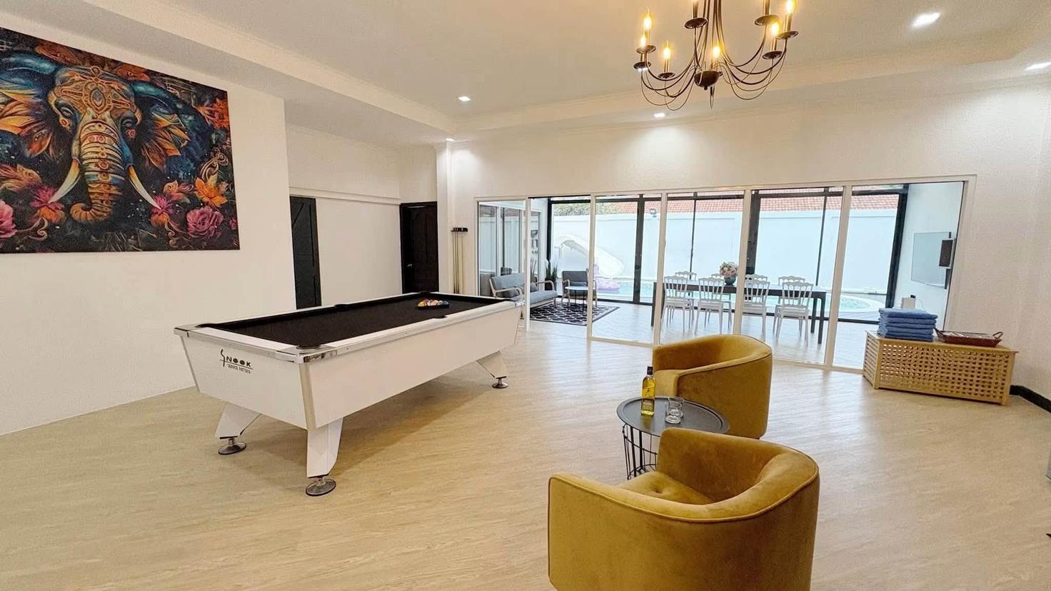 รูป Pool Villa for Sale Pratumnak Pattaya Prime Location - รูปที่ 5/13