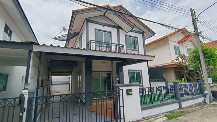 รูป ด่วน! ขายบ้านแฝดสไตร์บ้านเดี่ยวราคาทาวเฮ้าส์ หมู่บ้านบ้านฟ้าปิยรมย์ พรีเมียร์ ปาร์ค 3ห้องนอน 2ห้องน้ำ 38.1 ตร.ว. สภาพสวย โซนลำลูกกา คลอง 6  - รูปที่ 2/8