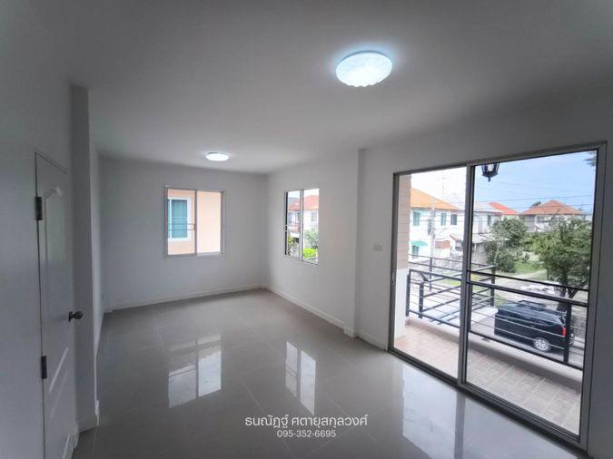 รูป บ้านหน้าสวน วิวโล่ง อยู่แล้วสบายใจ รีโนเวทใหม่ทั้งหลัง พร้อมเข้าอยู่ - รูปที่ 9/28