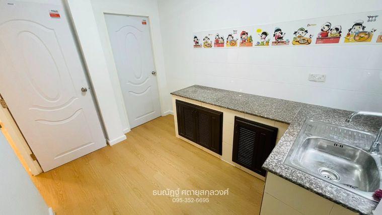 รูป บ้านหน้าสวน วิวโล่ง อยู่แล้วสบายใจ รีโนเวทใหม่ทั้งหลัง พร้อมเข้าอยู่ - รูปที่ 25/28