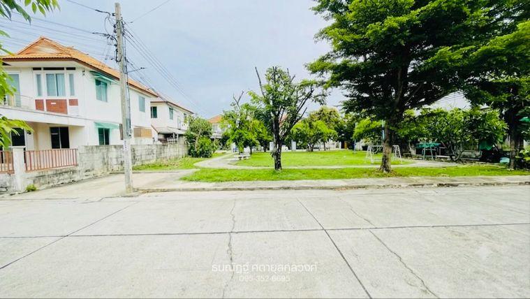 รูป บ้านหน้าสวน วิวโล่ง อยู่แล้วสบายใจ รีโนเวทใหม่ทั้งหลัง พร้อมเข้าอยู่ - รูปที่ 22/28