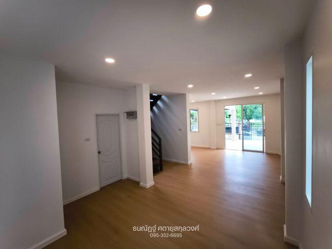 รูป บ้านหน้าสวน วิวโล่ง อยู่แล้วสบายใจ รีโนเวทใหม่ทั้งหลัง พร้อมเข้าอยู่ - รูปที่ 17/28