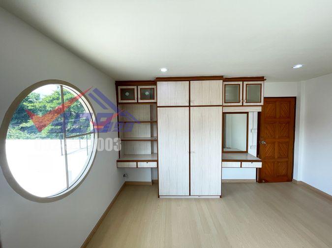 รูป ให้เช่าบ้านเดี่ยว หมู่บ้านชวนชื่นบางเขน | 6 ห้องนอน 255 ตร.ม. REF. 075HRK - รูปที่ 9/26