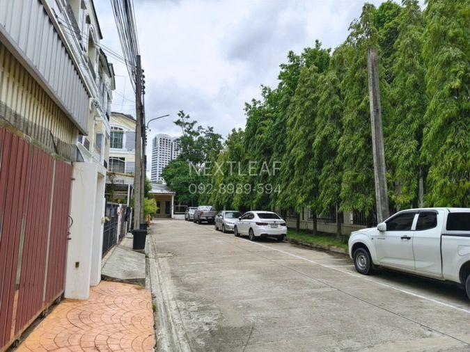 รูป ขาย ทาวน์โฮม แปลงมุม หน้าบ้านไม่ชนใคร ตกแต่งสไตล์ยุโรป พร้อมอยู่ ติดMRTสีเหลือง บ้านกลางเมือง พระราม9-ศรีนครินทร์ 32.3 ตร.ว. 2 ห้องนอน 3 ห้องน้ำ - รูปที่ 19/19