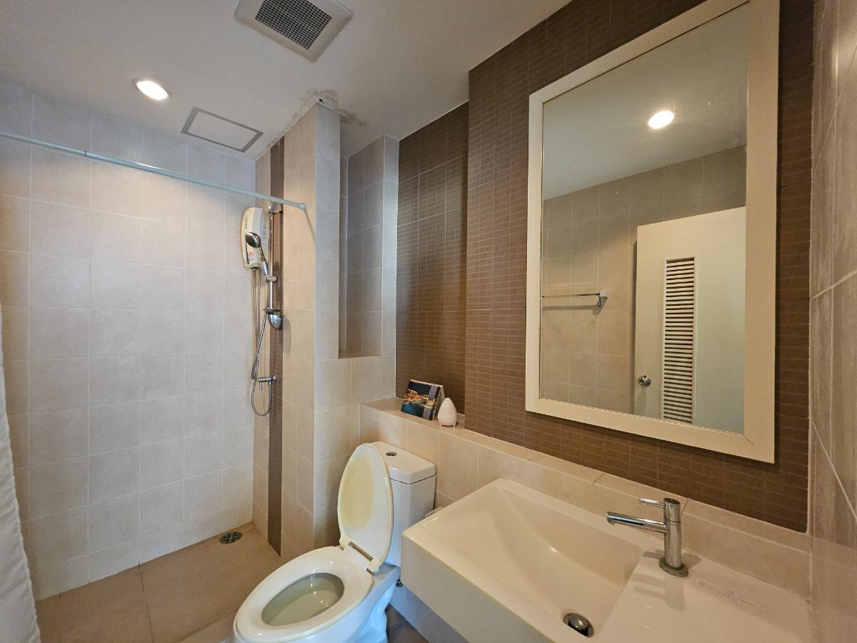 picture Unbeatable Riverfront Value! Includes Shuttle Boat & Van Services Near Suksawat Tollway 🚢 - 11/16