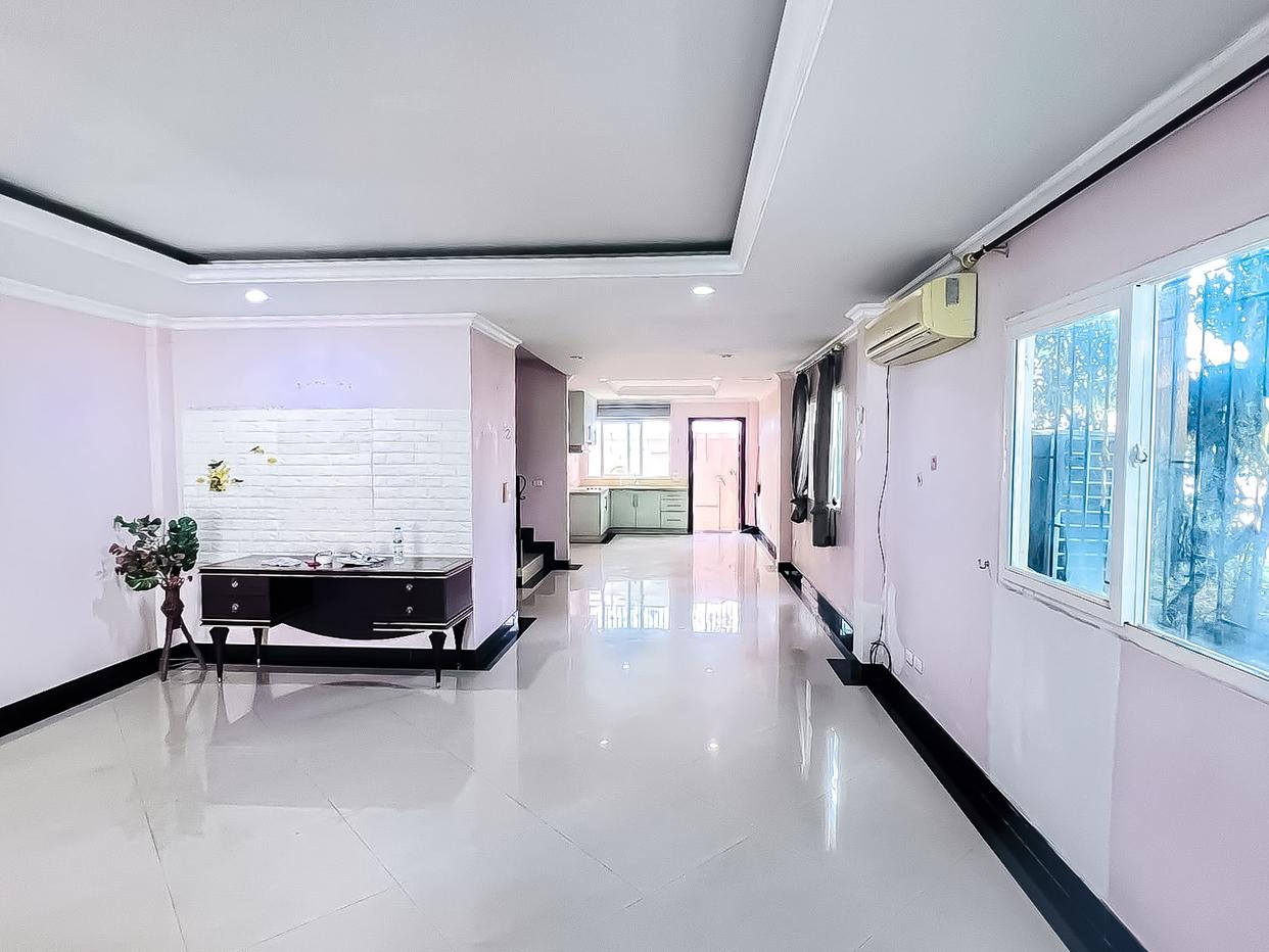 picture Townhouse for Sale Thepprasit South Pattaya 2 Bed Corner Unit - 1/8