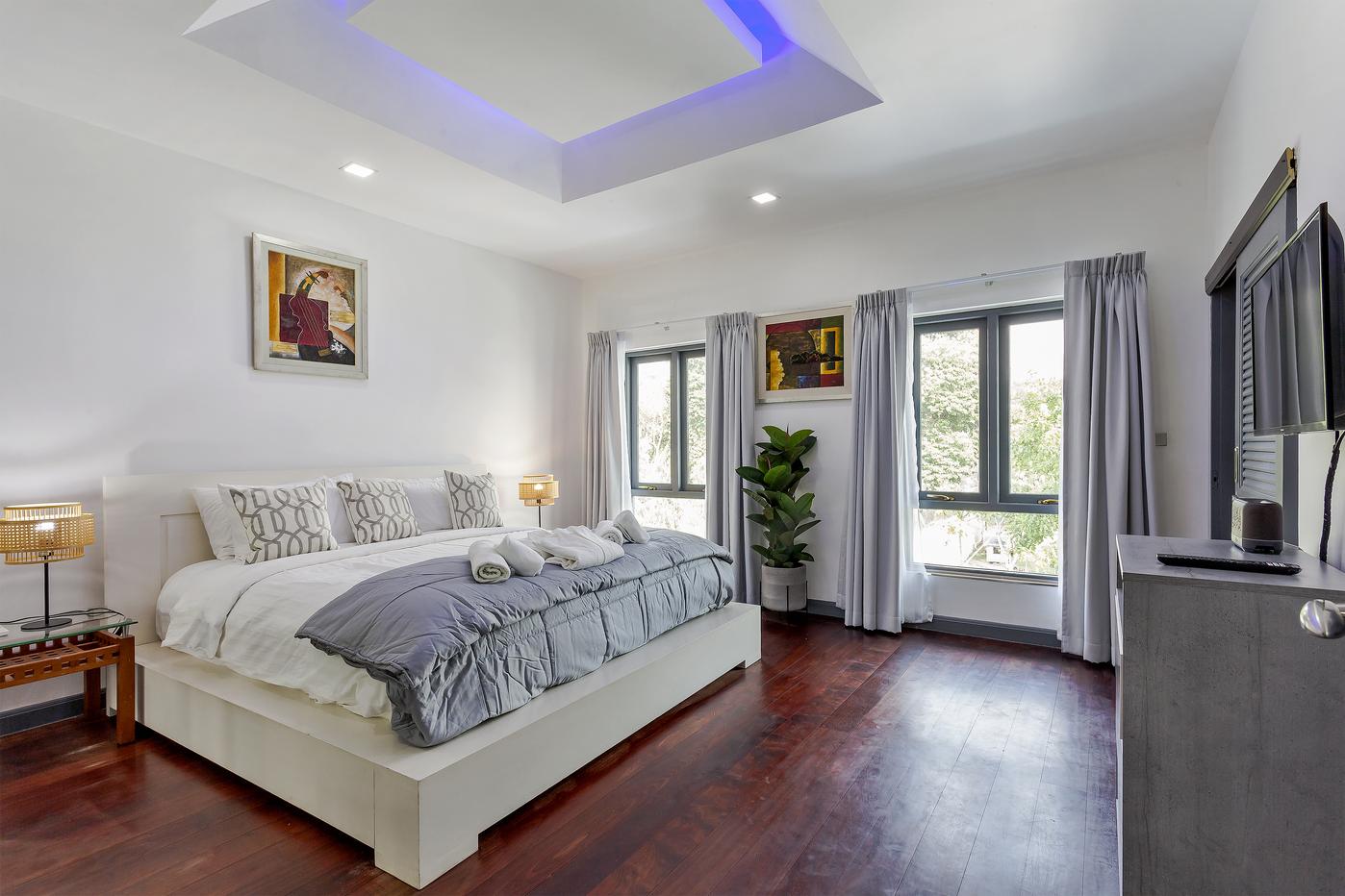 picture Spacious Pool Villa for Sale Pratumnak Pattaya - 23/30