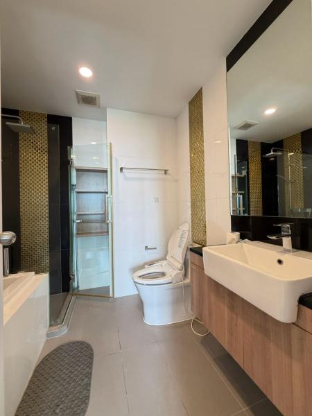 picture Plus Condo Sriracha for rent. Beautifully decorated unit, move in Ready - 7/13