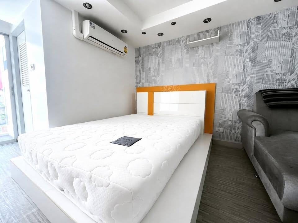 รูป 🔥ขาย คอนโด  Family Town Condominium แฟมิลี่ ทาวน์ คอนโดมิเนียม  ตกแต่งพร้อมอยู่ แถมติดตั้งแอร์ใหม่ให้ฟรี✅ ทำเลดีใจกลางเมือง ย่านสะพานควาย–สุทธิสาร - รูปที่ 1/7