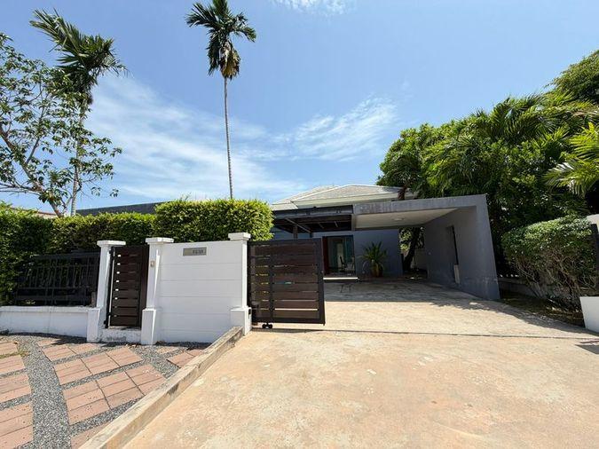 picture Detached house for rent in Sam Mukh Thani Village, Bang Saen. Convenient location, pleasant living environment. - 1/19