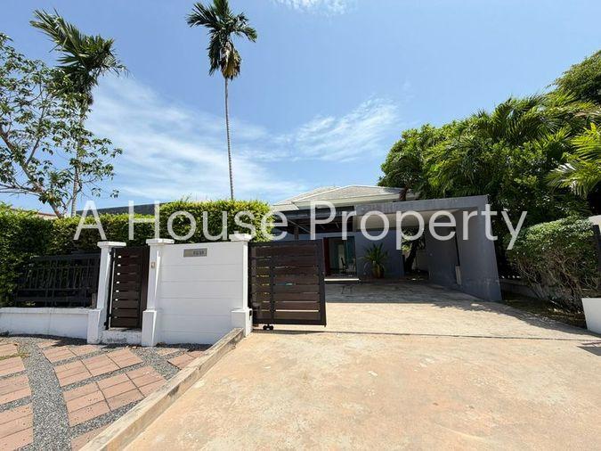 picture Detached house for rent in Sam Mukh Thani Village, Bang Saen. Convenient location, pleasant living environment. - 1/19