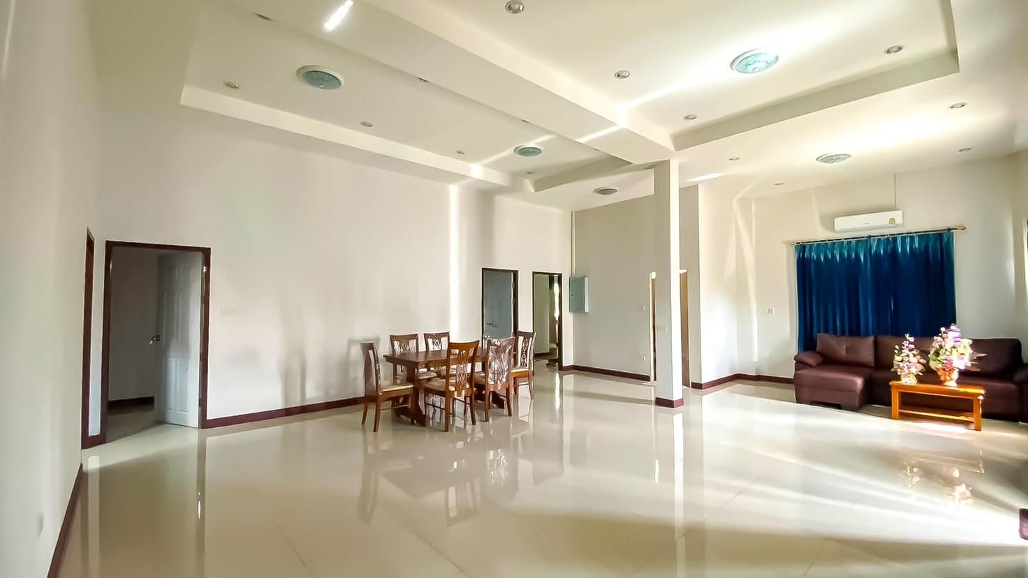 picture Single Storey House for Rent Pong East Pattaya 3 Bed - 3/12