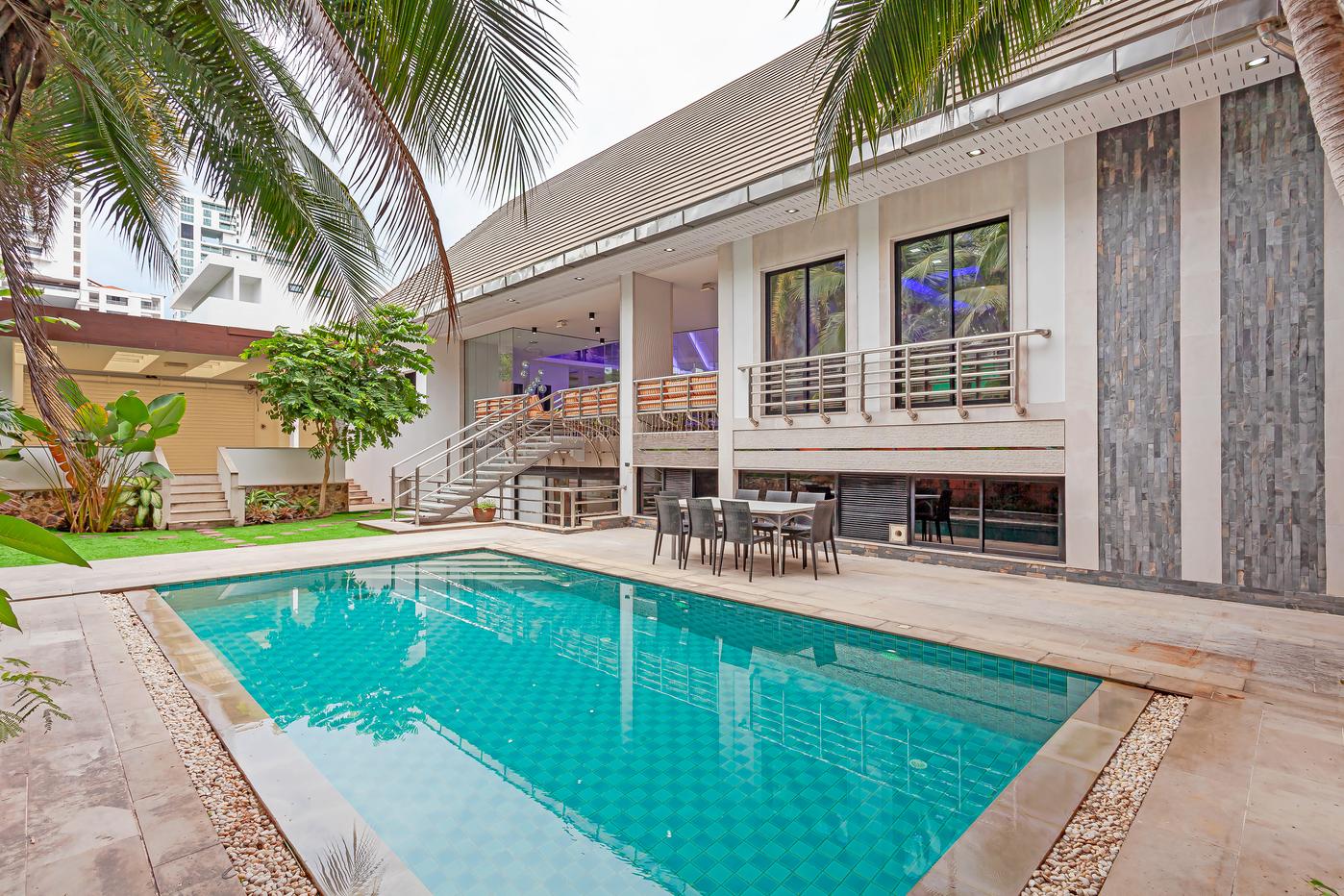 picture Spacious Pool Villa for Rent Pratumnak Pattaya - 1/30