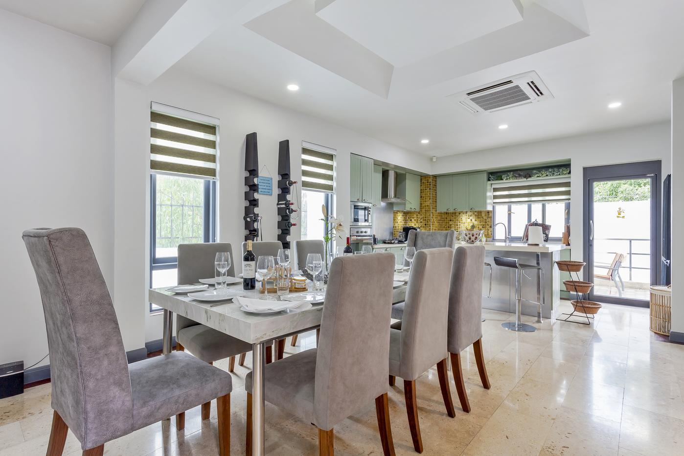 picture Spacious Pool Villa for Sale Pratumnak Pattaya - 11/30