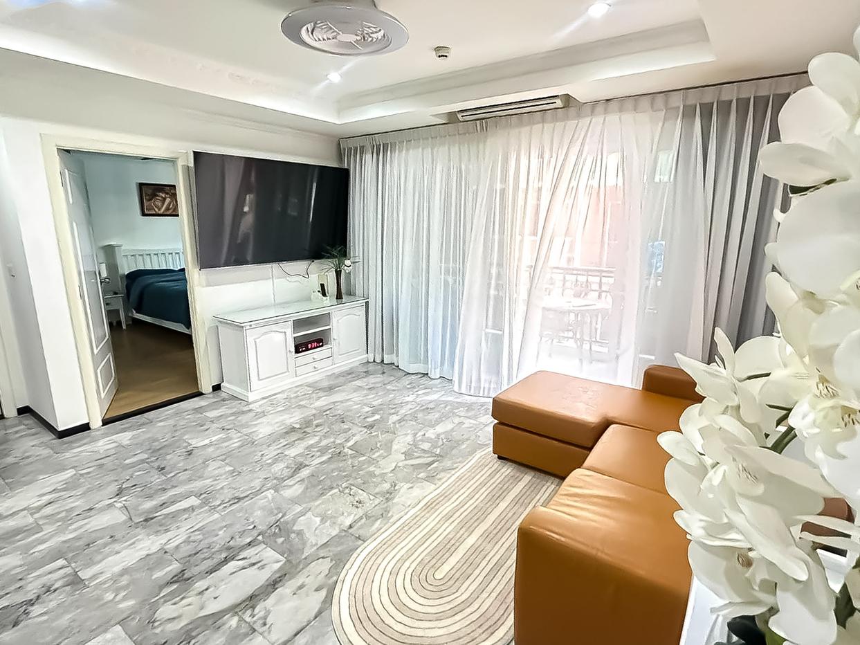 picture Siam Oriental Twins Condo for Rent Pratumnak Pattaya 1 Bed - 1/7