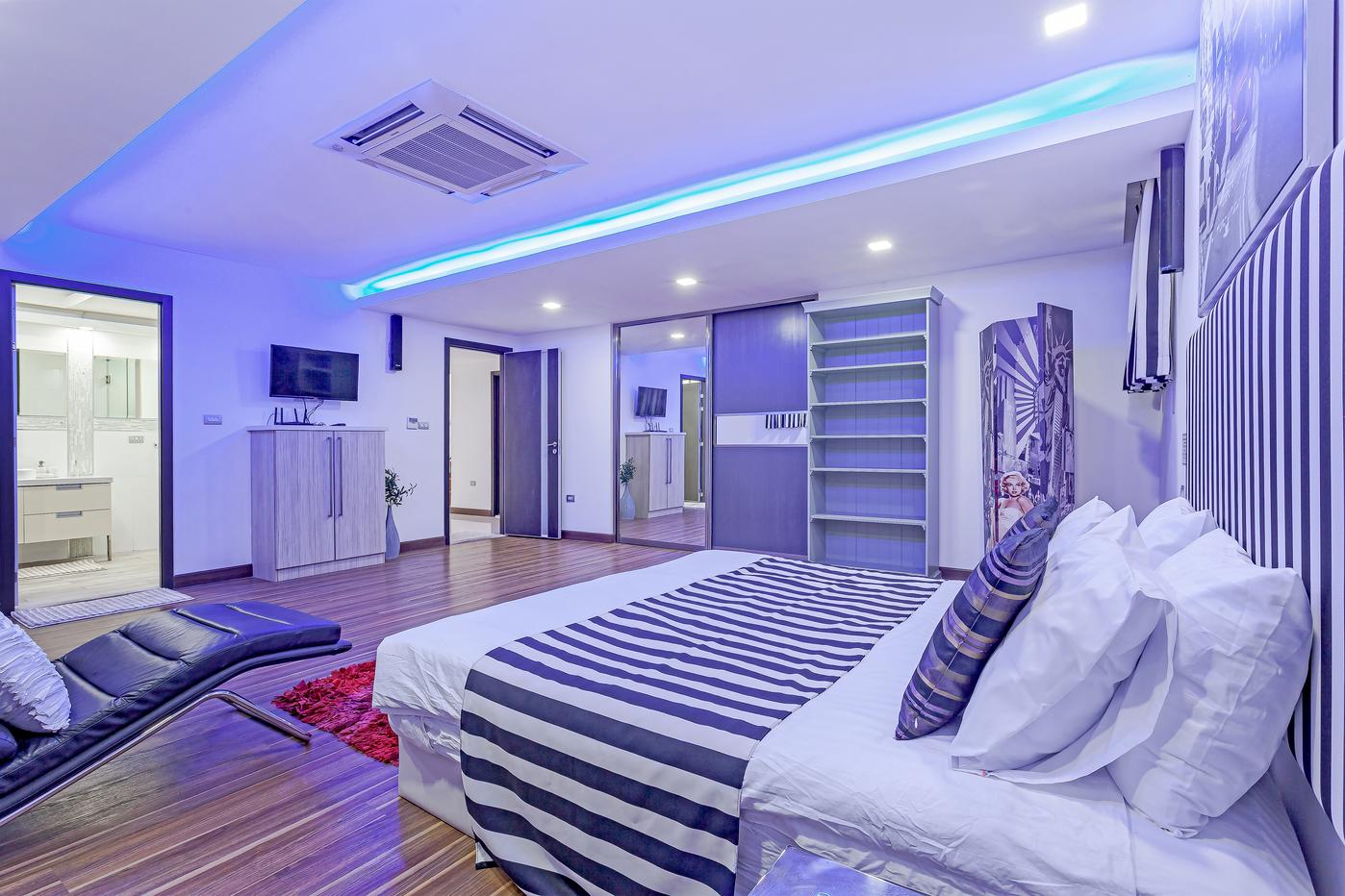 picture Spacious Pool Villa for Rent Pratumnak Pattaya - 24/30