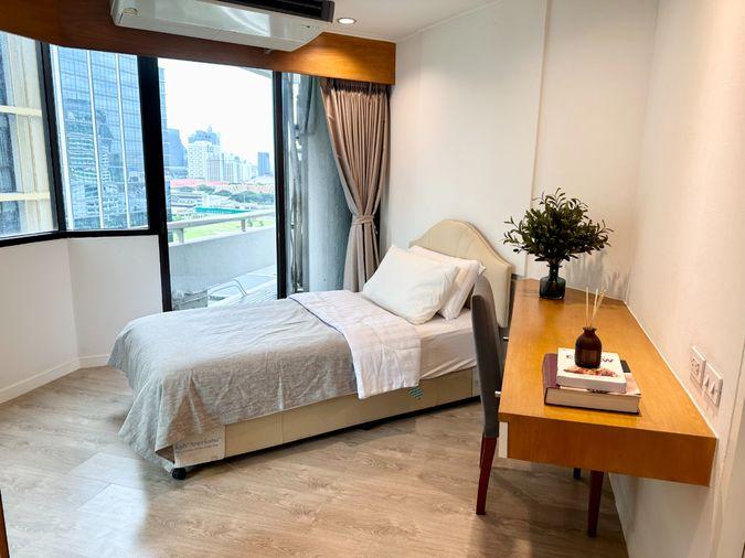 รูป 🔥 The Royal Place 1 ห้องใหญ่ 2 ห้องนอน 84 ตร.ม. ชั้น 17 ใจกลางลุมพินี เพียง 27,000 บาท/เดือน พร้อมเข้าอยู่! 🏙️✨ - รูปที่ 4/15