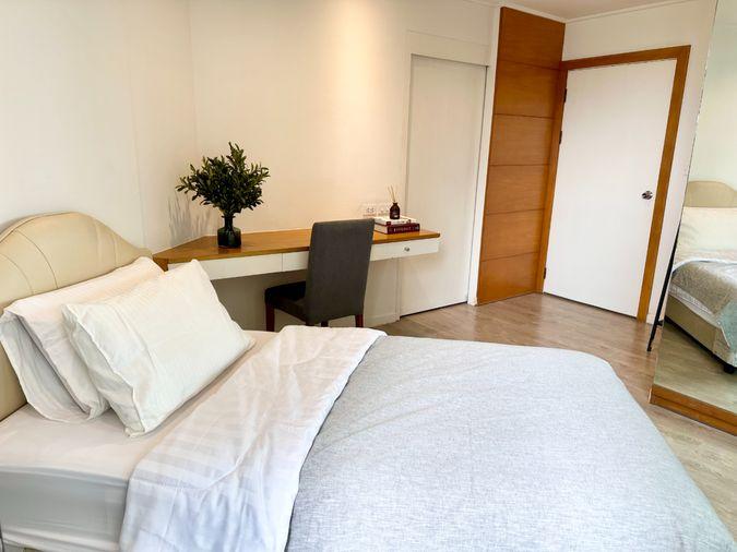 รูป 🔥 The Royal Place 1 ห้องใหญ่ 2 ห้องนอน 84 ตร.ม. ชั้น 17 ใจกลางลุมพินี เพียง 27,000 บาท/เดือน พร้อมเข้าอยู่! 🏙️✨ - รูปที่ 2/15
