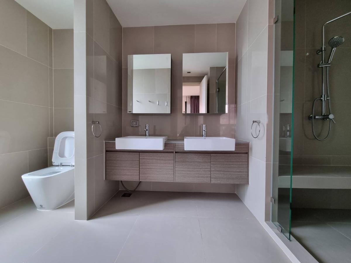 รูป Available for rent! Quinn Ratchada17. A Cozy 2 Bedroom with  68sqm. High floor unblocked view. Ready to move in. - รูปที่ 11/18