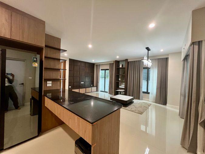 รูป ขายบ้านหรู Baan Klang Muang The Edition โยธินพัฒนา ราคาพิเศษ ขายขาดทุน ฟรี Built-in ทั้งหลัง มูลค่ากว่า 3.8 ล้านบาท บ้านพร้อมเข้าอยู่  - รูปที่ 5/33