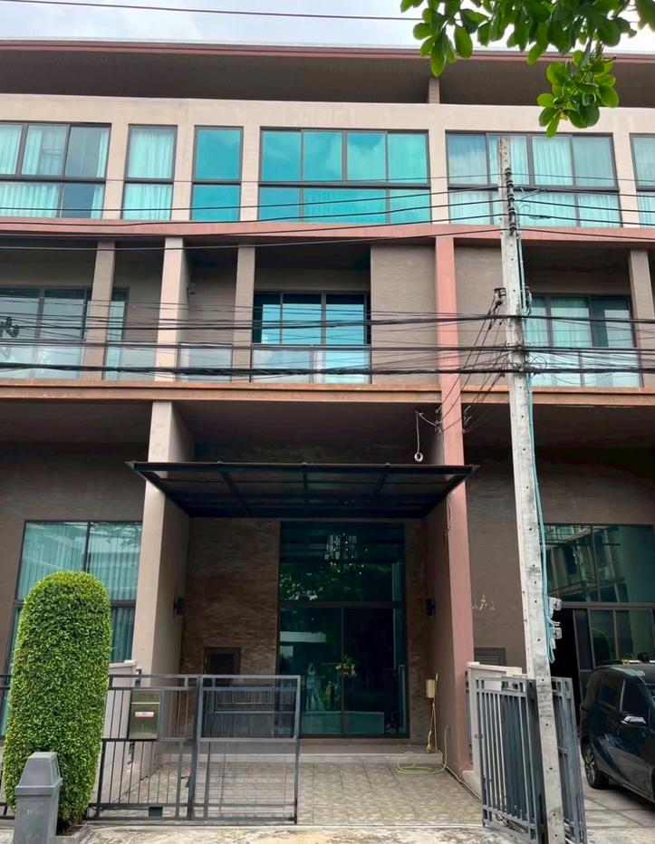 รูป ขาย ทาวน์โฮม 3.5 ชั้น บ้านกลางเมือง รัชโยธิน ใกล้ BTS เสนานิคมเพียง 650 เมตร พร้อมอยู่ (TH6917) - รูปที่ 1/26