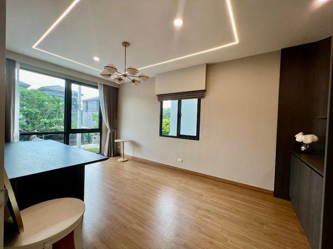 รูป ขายบ้านหรู Baan Klang Muang The Edition โยธินพัฒนา ราคาพิเศษ ขายขาดทุน ฟรี Built-in ทั้งหลัง มูลค่ากว่า 3.8 ล้านบาท บ้านพร้อมเข้าอยู่  - รูปที่ 12/33