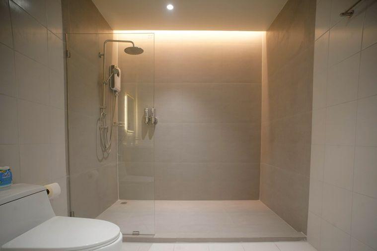 picture For Rent | Twin Townhouses | Sukhumvit 16  | Prime Asoke Location  4bedrooms - 12/25