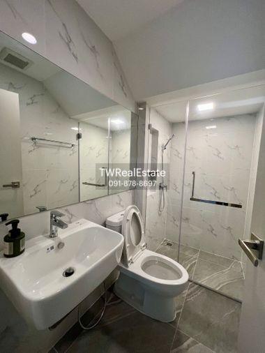 รูป ขายบ้านหรู Baan Klang Muang The Edition โยธินพัฒนา ราคาพิเศษ ขายขาดทุน ฟรี Built-in ทั้งหลัง มูลค่ากว่า 3.8 ล้านบาท บ้านพร้อมเข้าอยู่ - รูปที่ 9/33