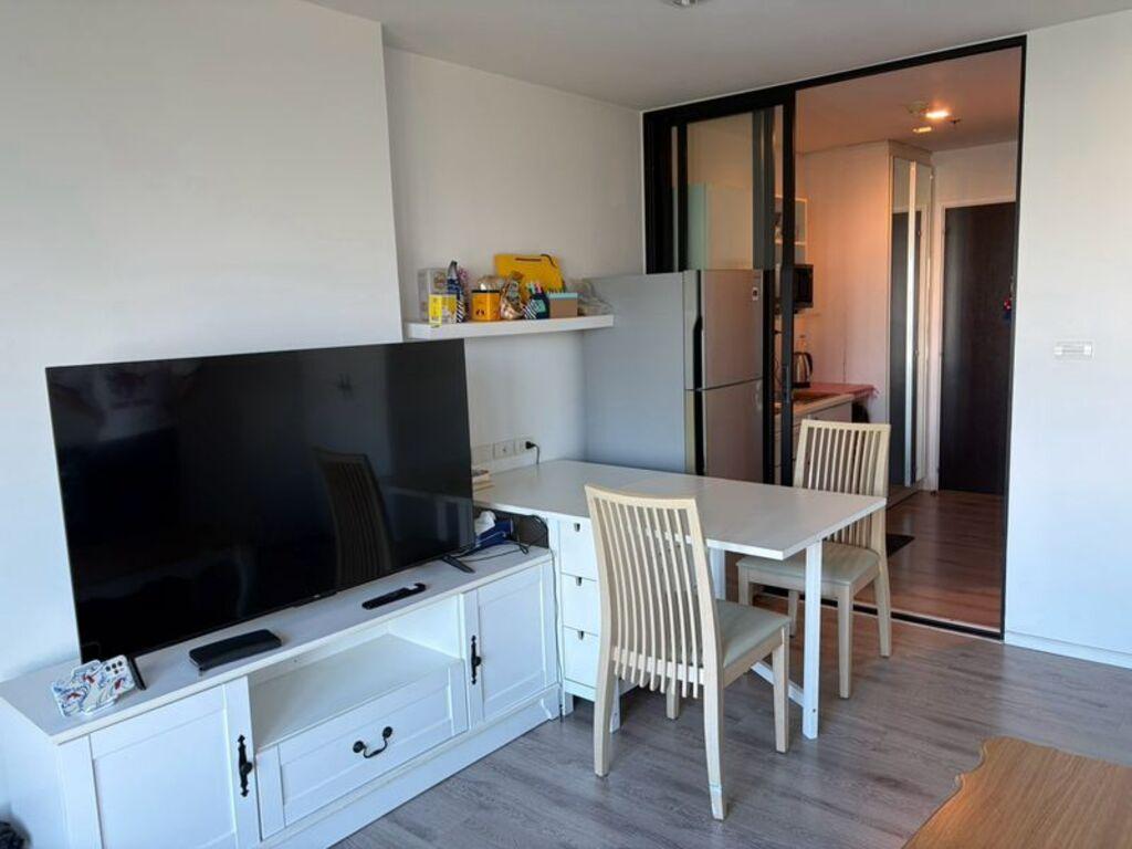 picture For Rent Knightsbridge (Charming Arty Vintage) (BTS Bearing) Unit 989/118 - 8/16