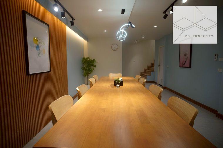 picture For Rent | Twin Townhouses | Sukhumvit 16 | Prime Asoke Location 4bedrooms - 18/25