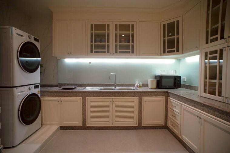 picture For Rent | Twin Townhouses | Sukhumvit 16  | Prime Asoke Location  4bedrooms - 3/25