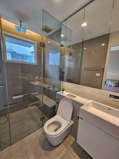รูป 🔥 The Saint Residences ห้องมุม 2 ห้องนอน ชั้น 33 อาคาร A ใกล้ MRT พหลโยธิน เพียง 36,000 บาท/เดือน พร้อมเข้าอยู่! 🏙️✨ - รูปที่ 8/9