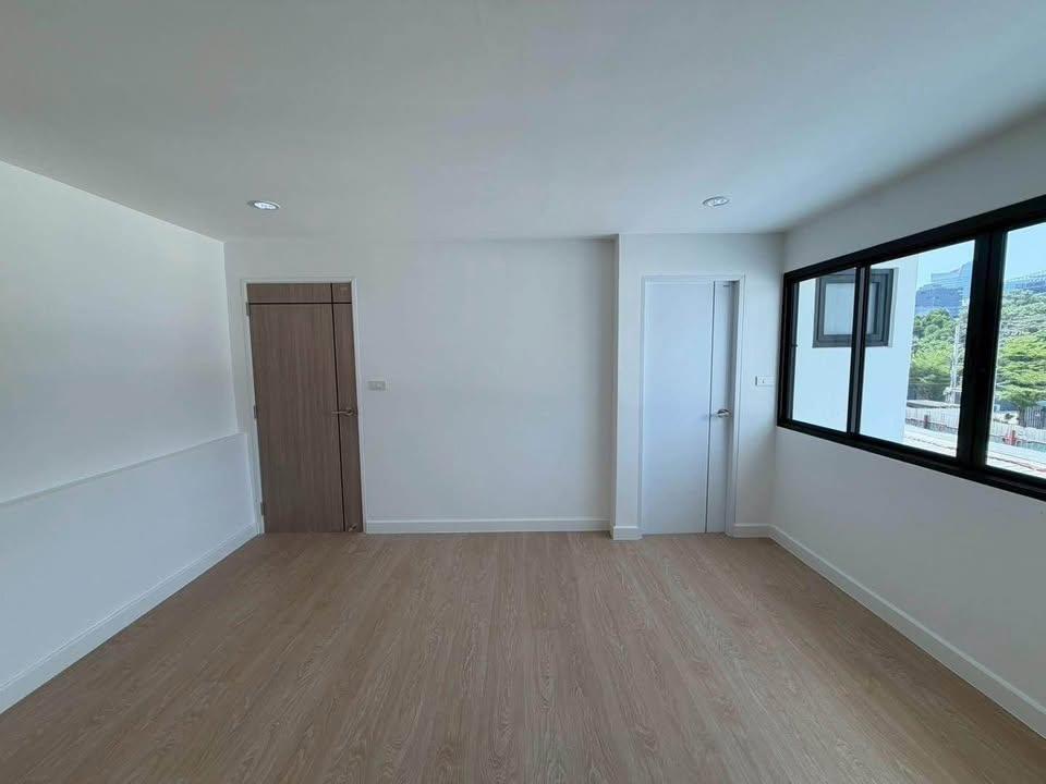 picture 🏠 House for Sale : 4.5-Storey Townhome with Elevator - Sukhumvit 101   Property Code | LNP-H953  - 26/50