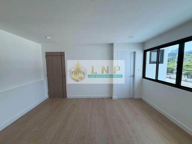 รูป 🏠 ขายบ้าน : ทาวน์โฮม 4.5 ชั้นพร้อมลิฟต์ - สุขุมวิท101 รหัสทรัพย์ | 📌LNP-H953 - รูปที่ 26/50
