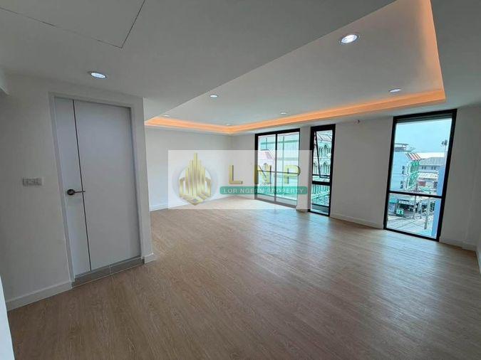 รูป 🏠 ขายบ้าน : ทาวน์โฮม 4.5 ชั้นพร้อมลิฟต์ - สุขุมวิท101 รหัสทรัพย์ | 📌LNP-H953 - รูปที่ 48/50