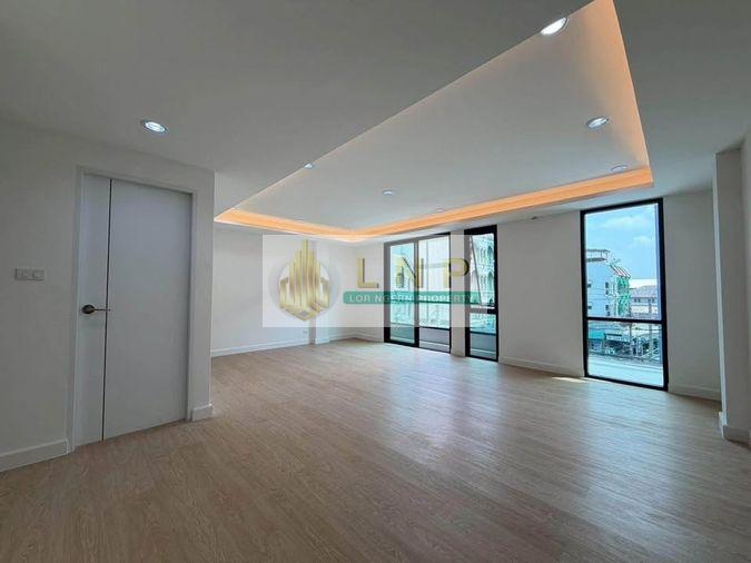 รูป 🏠 ขายบ้าน : ทาวน์โฮม 4.5 ชั้นพร้อมลิฟต์ - สุขุมวิท101 รหัสทรัพย์ | 📌LNP-H953 - รูปที่ 11/50
