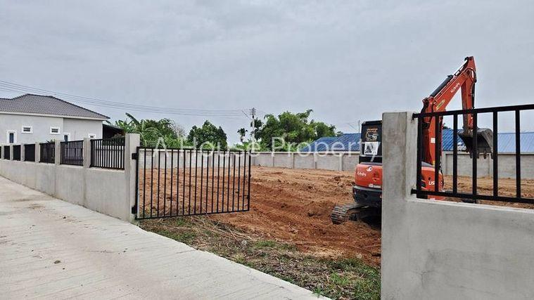 รูป ขายที่ดินบ่อวิน ศรีราชา แปลงสวย พร้อมสร้างบ้าน - รูปที่ 2/2