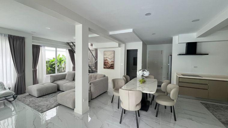 รูป ปล่อยเช่า Pool Villa ใกล้ BTS อ่อนนุช เดินเพียง 800 เมตร บ้านเดี่ยว 4 ห้องนอน พร้อมเข้าอยู่ - รูปที่ 4/11