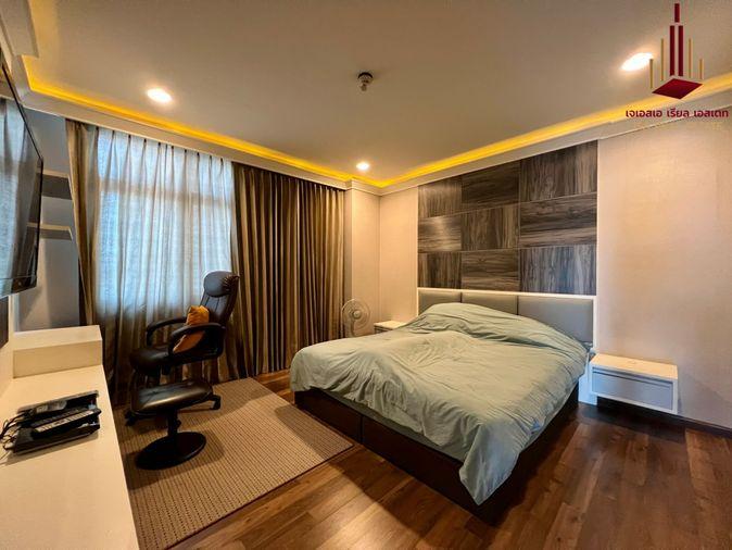 picture ✨ For Sale: Chewathai Ratchaprarop Condo ✨💰 Only 6,000,000 THB - 2/6