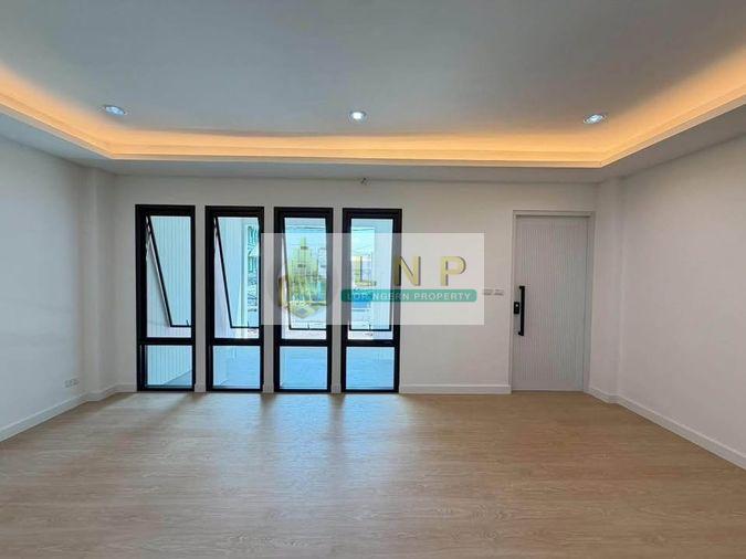 รูป 🏠 ขายบ้าน : ทาวน์โฮม 4.5 ชั้นพร้อมลิฟต์ - สุขุมวิท101 รหัสทรัพย์ | 📌LNP-H953 - รูปที่ 12/50