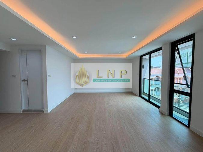 รูป 🏠 ขายบ้าน : ทาวน์โฮม 4.5 ชั้นพร้อมลิฟต์ - สุขุมวิท101 รหัสทรัพย์ | 📌LNP-H953 - รูปที่ 3/50