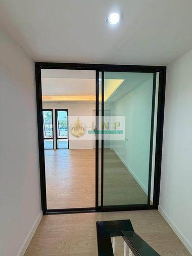 รูป 🏠 ขายบ้าน : ทาวน์โฮม 4.5 ชั้นพร้อมลิฟต์ - สุขุมวิท101 รหัสทรัพย์ | 📌LNP-H953 - รูปที่ 25/50