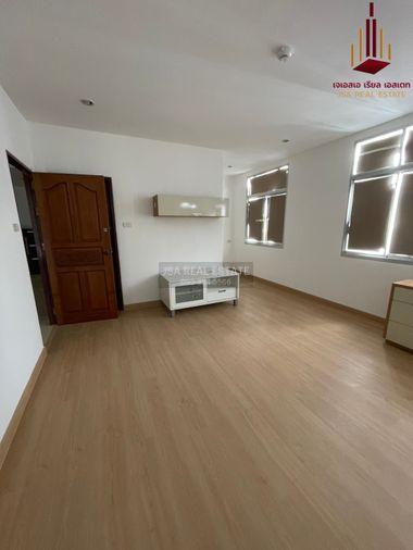 picture ✨ For Sale: Klang Krung Resort Condo ✨💰 Only 4,500,000 THB - 2/5