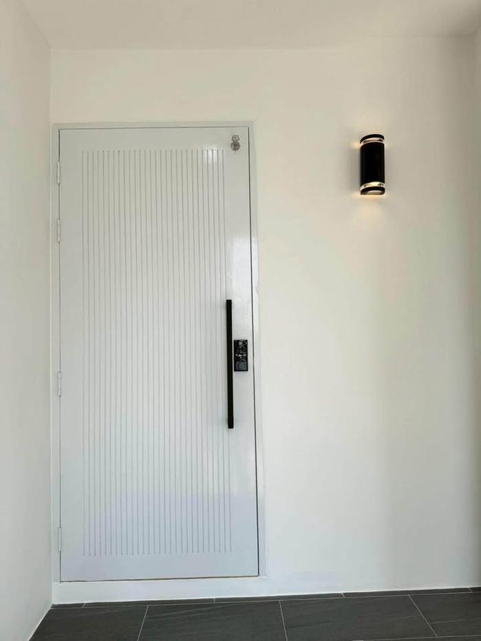 picture 🏠 House for Sale : 4.5-Storey Townhome with Elevator - Sukhumvit 101   Property Code | LNP-H953  - 1/50