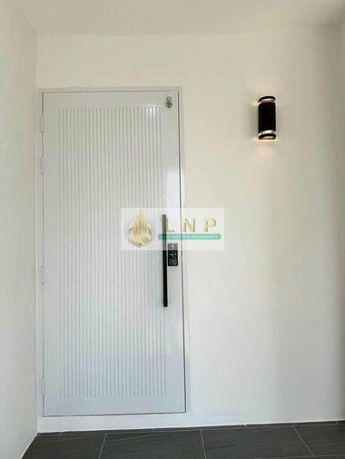 รูป 🏠 ขายบ้าน : ทาวน์โฮม 4.5 ชั้นพร้อมลิฟต์ - สุขุมวิท101 รหัสทรัพย์ | 📌LNP-H953 - รูปที่ 1/50