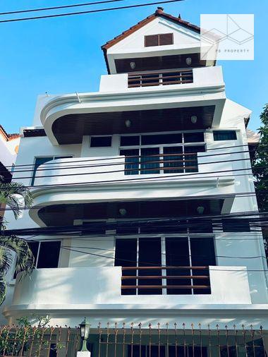 รูป ปล่อยเช่า ทาวน์เฮ้าส์ 4 ชั้น สุขุมวิท 31 พื้นที่ 350 ตร.ม. พร้อมสวนส่วนตัว ใกล้ BTS พร้อมพงษ์ - รูปที่ 1/12