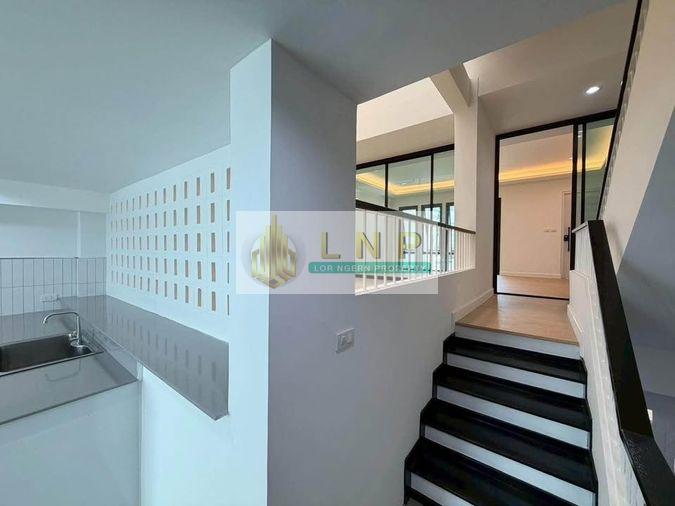 รูป 🏠 ขายบ้าน : ทาวน์โฮม 4.5 ชั้นพร้อมลิฟต์ - สุขุมวิท101 รหัสทรัพย์ | 📌LNP-H953 - รูปที่ 32/50