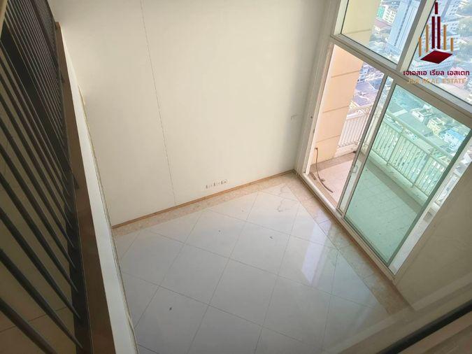 picture ✨ For Sale: The Empire Place Condo ✨💰 Only 15,660,000 THB - 2/6