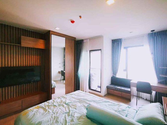 picture Life Asoke Rama 9 Condo for rent High Floor  - 1/8